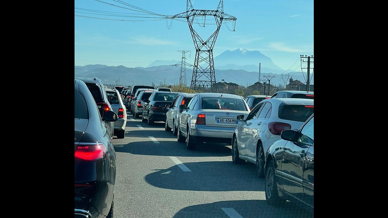 Autostrada Tirane Durres e bllokuar komplet...