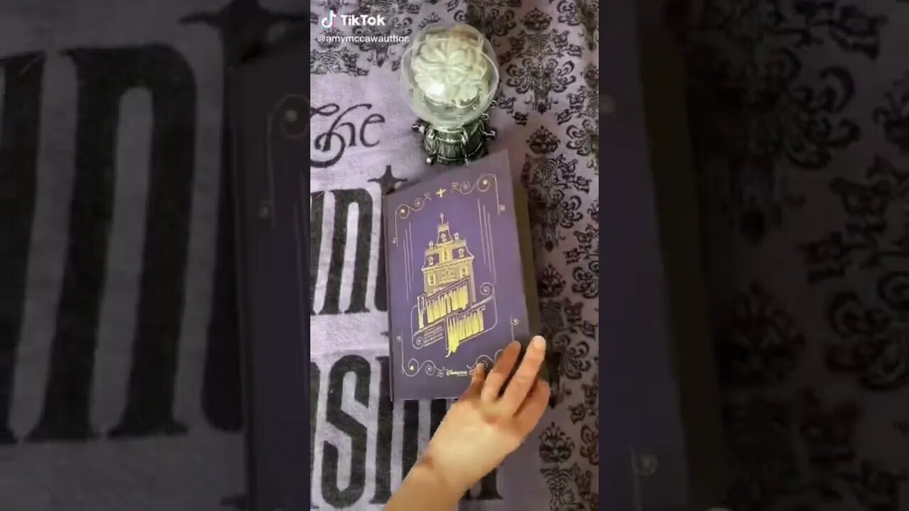 #Tiktok ~ Phantom Manor: Haunted Mansion ~ Disney's Haunted House book (horrortube booktube booktok)