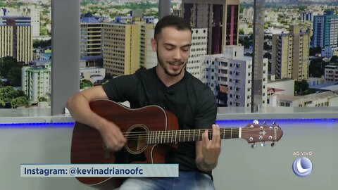 É hora de música no Balanço Geral com Kevin Adriano