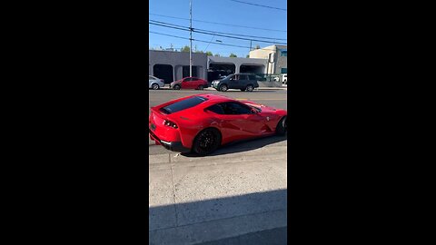 FERRARI 812 Superfast doing donuts