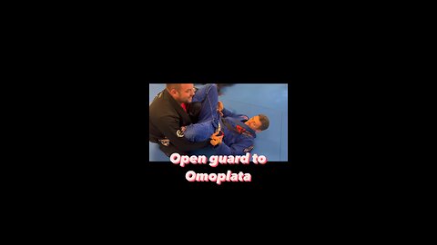 Open guard to lasso to omoplata