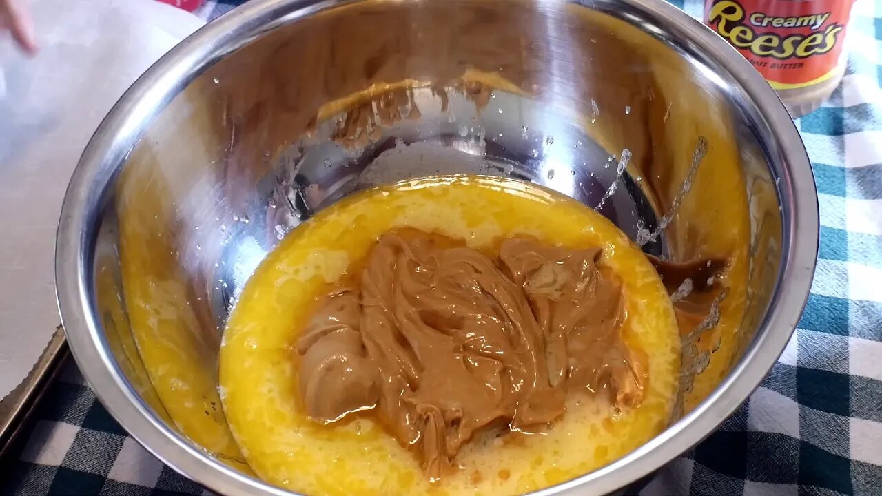 How to Make Chocolate & Peanut Butter eggs *Balls* Yum Yum #fyp