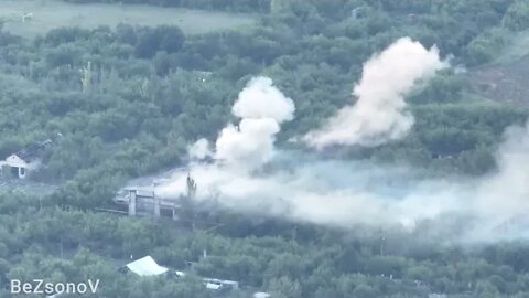 Sparta attack Ukranian tanks in the forest