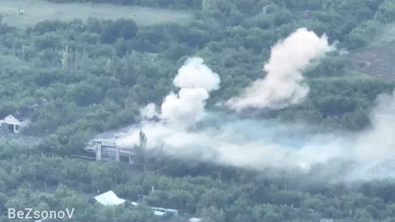 Sparta attack Ukranian tanks in the forest