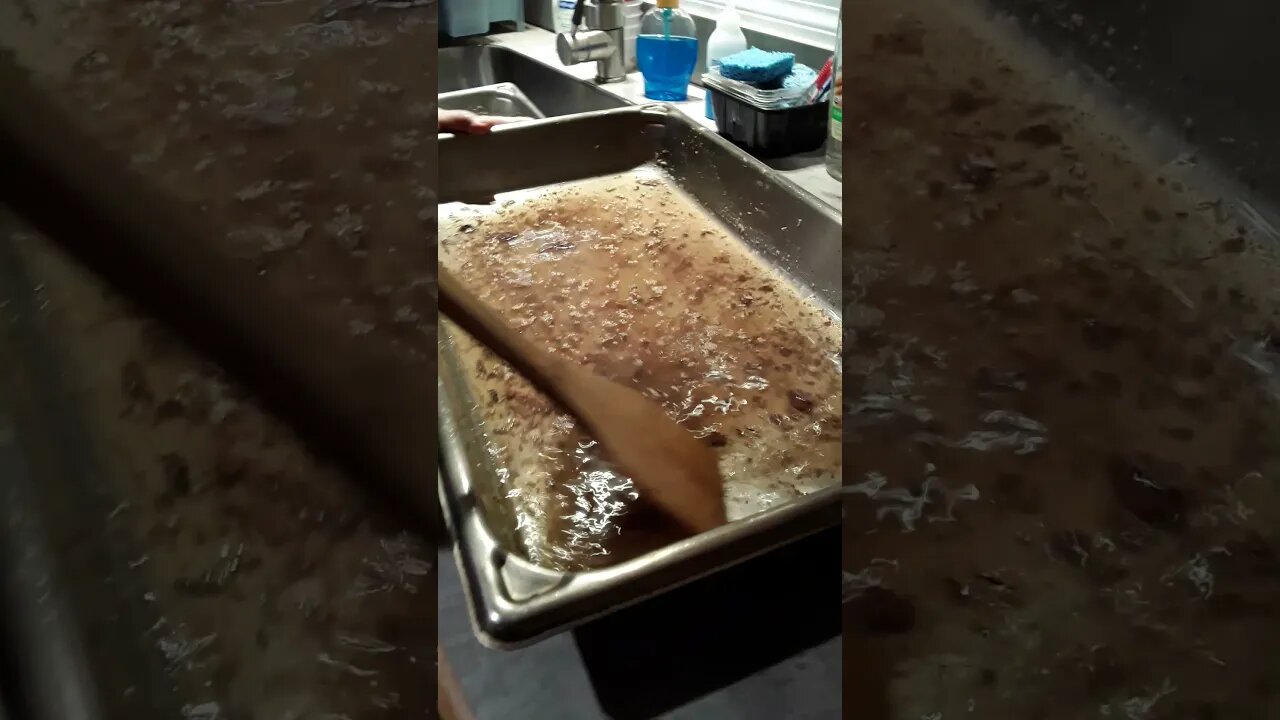 Easy cleaning of sheet pans after Ribs