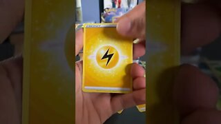 Abrindo um booster pokemon tcg de Estrelas radiantes