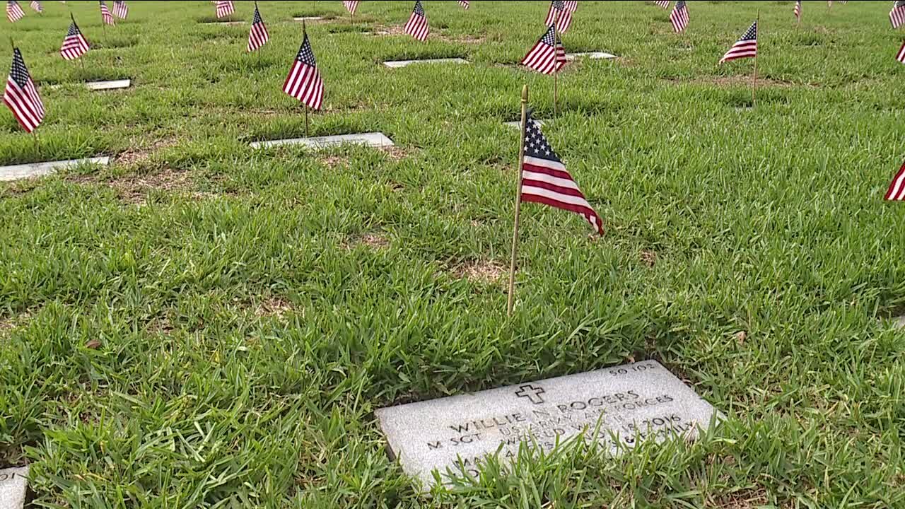 Gold Star families spend Memorial Day at Bay Pines Cemetery