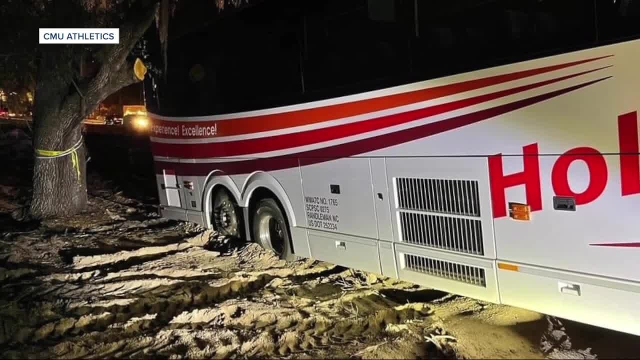 Central Michigan softball team safe following bus crash in South Carolina