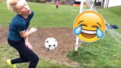 BEST FOOTBALL VINES 2020 - FAILS, SKILLS & GOALS