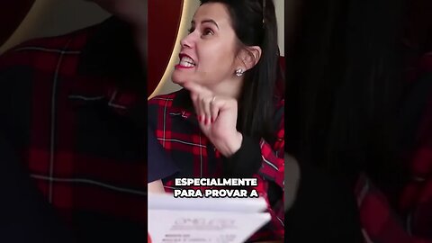 Pedindo minha francesinha prato típico de Portugal tudo bem passadinho