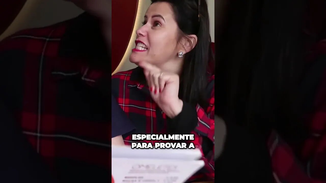 Pedindo minha francesinha prato típico de Portugal tudo bem passadinho