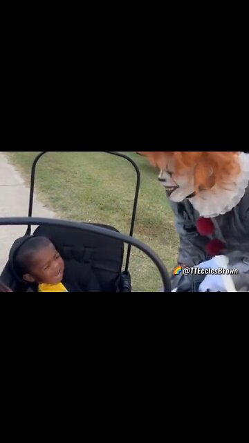 This Little Kid Will Need A Lot Of Therapy To Get Over His Halloween PTSD