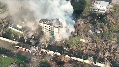 Russian tank fired at a residential high-rise building in Mariupol!