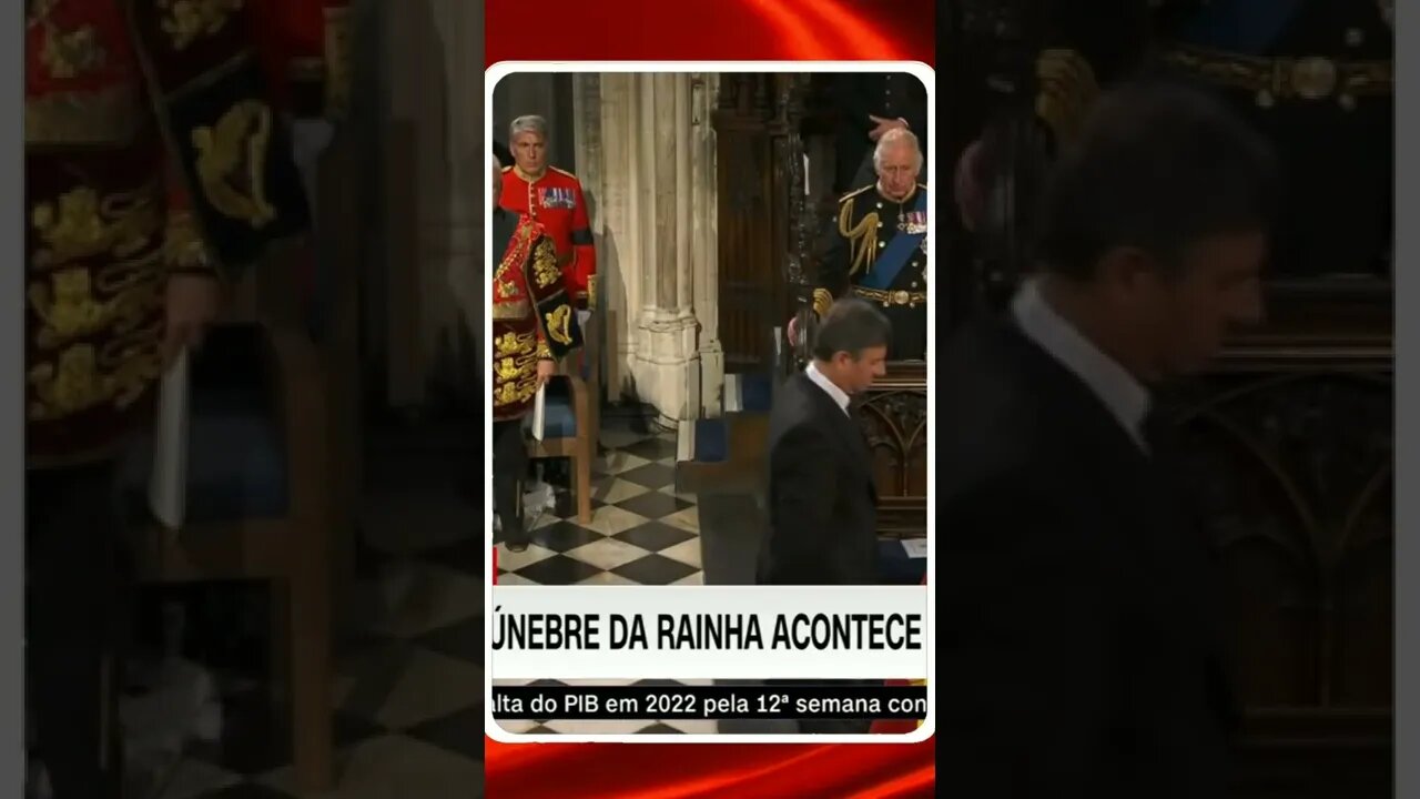 Veja o momento da retirada do cetro, da coroa e da quebra do bastão em Windsor | @SHORTS CNN