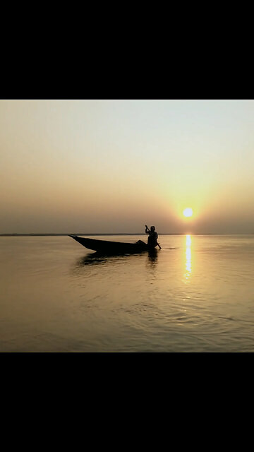 Man in a Kanu on a River code