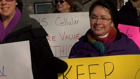 Demonstrators Protest Proposed Waukesha Cell Tower