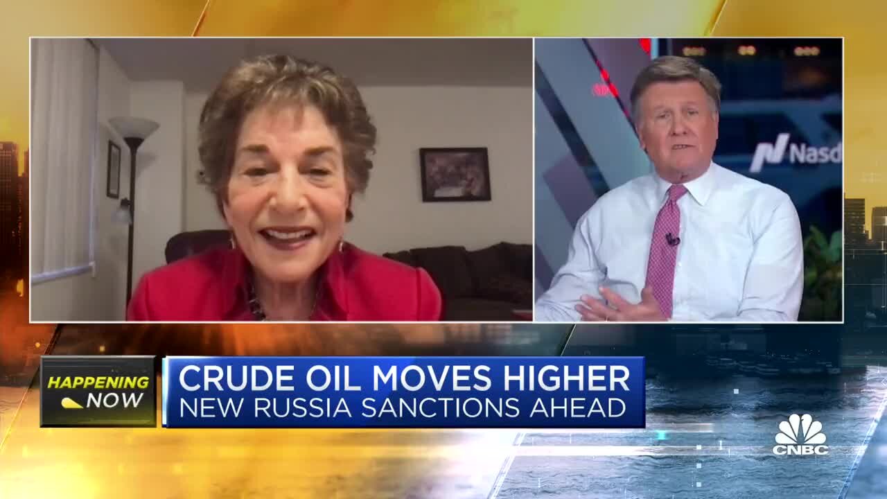 Dem Rep Schakowsky Blames Oil Companies For High Gas Prices