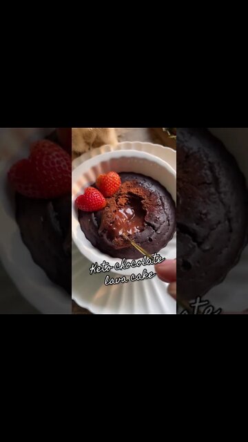keto chocolate lava cake recipe | keto recipes for beginners #Shorts