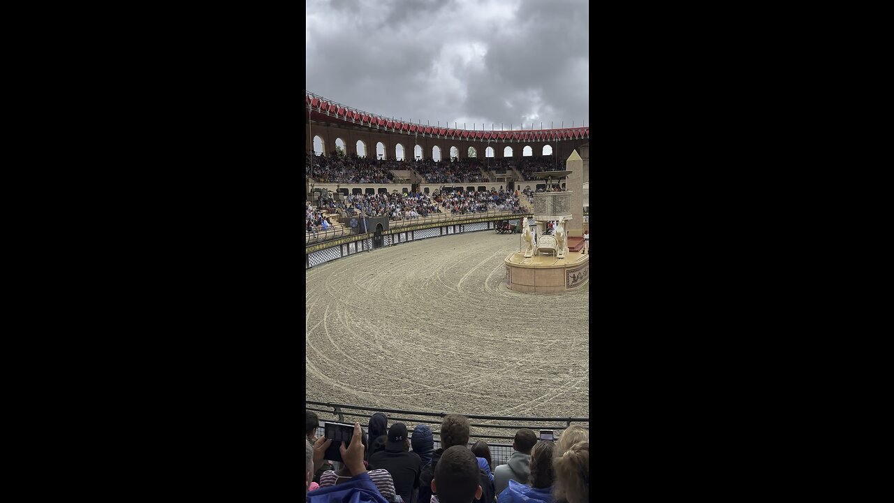 Puy du Fou - Arena show