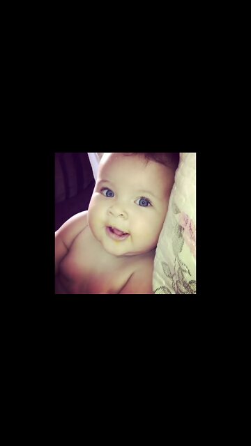 Lindo bebê com olhos azuis - Beautiful baby with blue eyes - #shorts #linda #bebe #viral