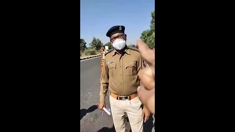 police ko sabak sikhaya 😱😱