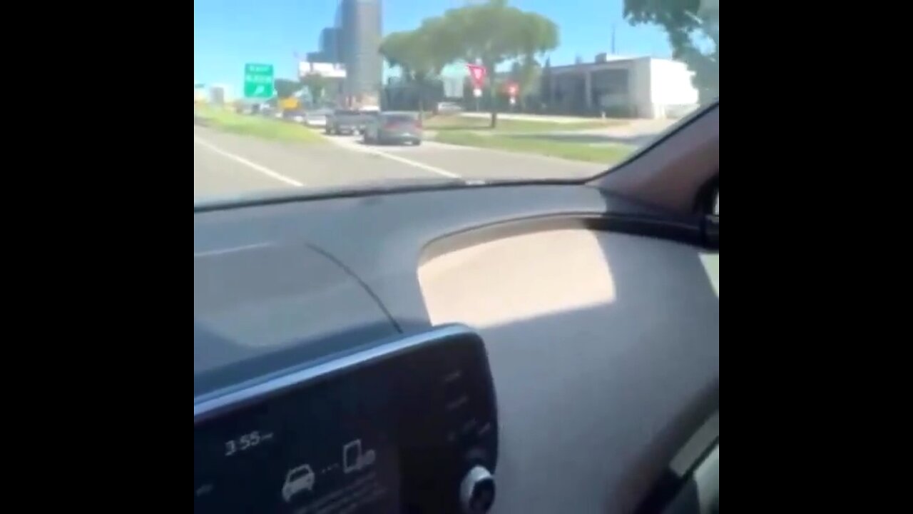 Rush hour road rage in Dallas. What would you do if she deliberately did this to your car?