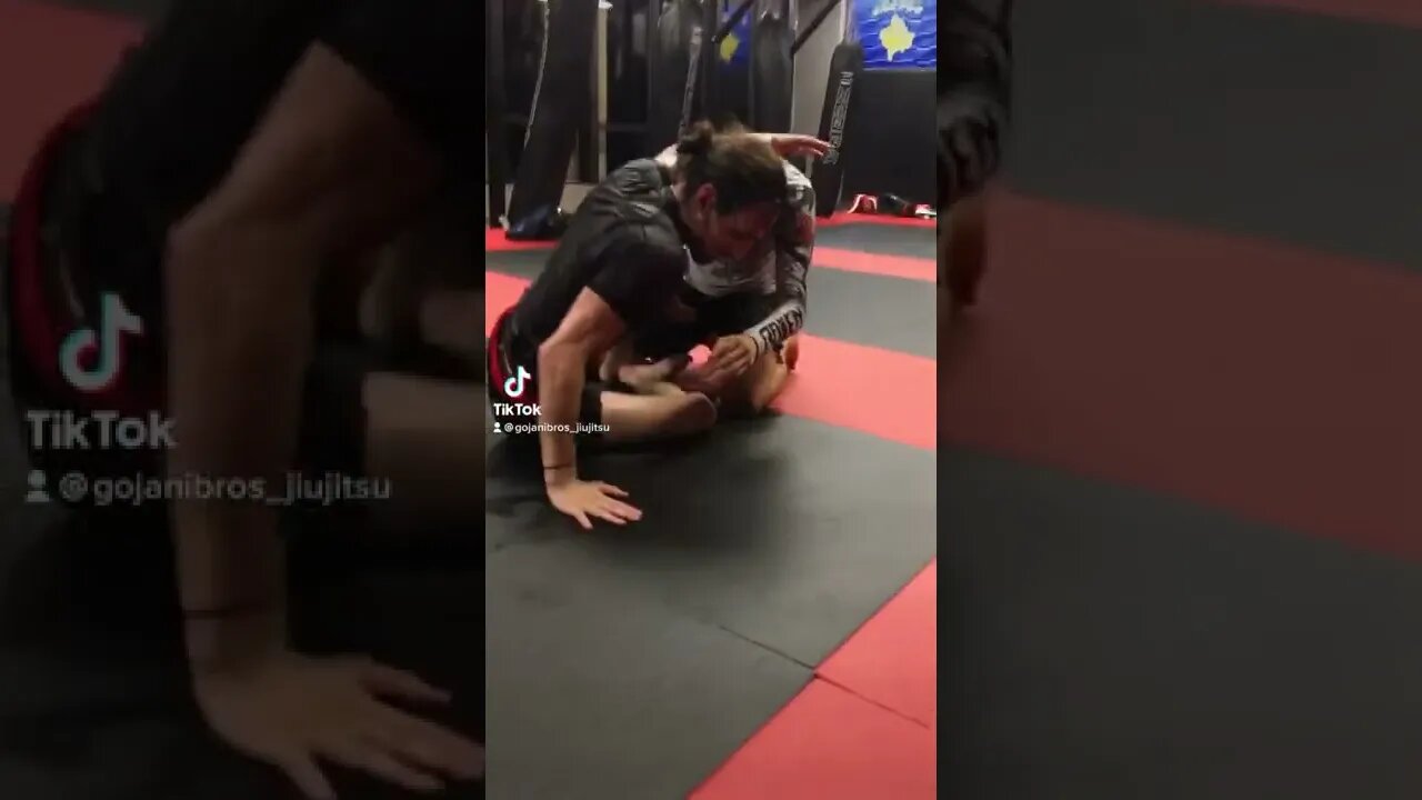 Guillotine strangle #shorts #bjj #martialarts