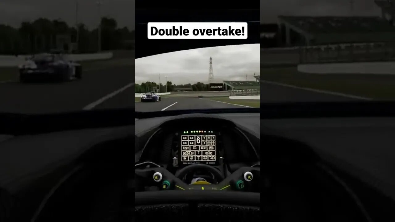 Double overtake in Suzuka. LFM #audir8v10 #acc