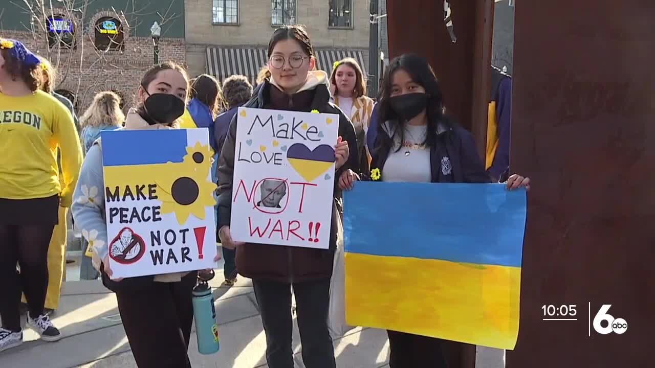 Hundreds march to the capital in support of Ukraine