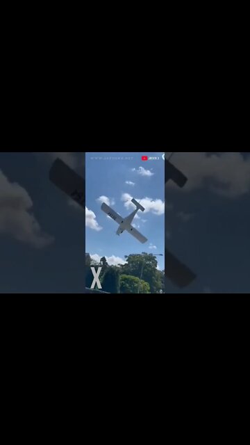 ⚡️ Footage of a hard landing of a light aircraft in Bruges (#Belgium).