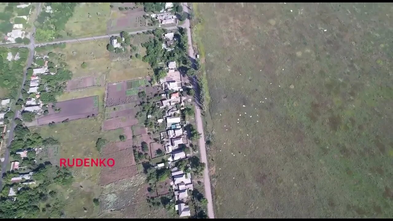 💢 Russian UAVs are spreading leaflets over Ukrainian positions in the Avdeevka