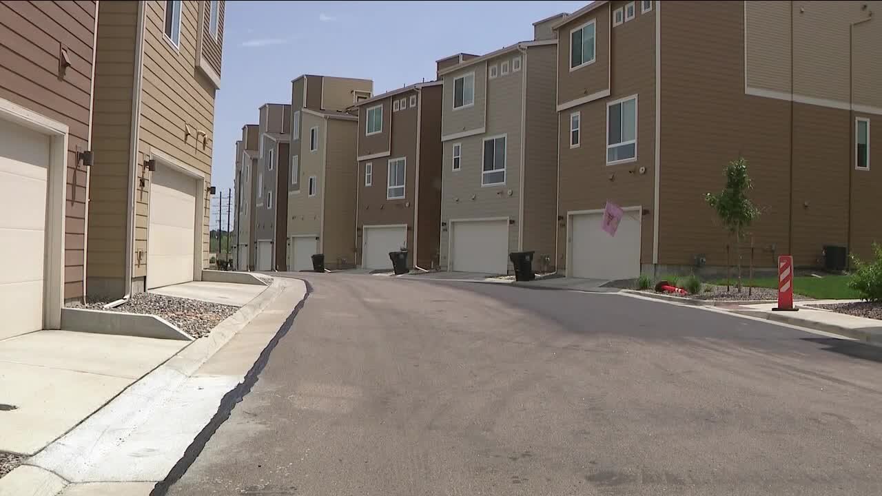 Homeowners outraged over HOA's paid parking program