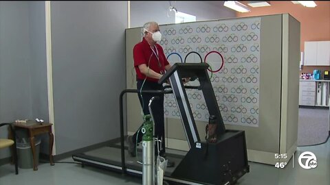 Man works his way off lung transplant list through rehabilitation training alone