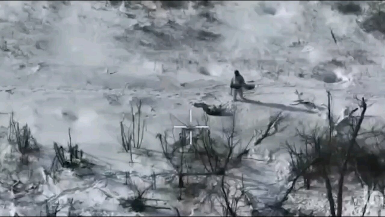 The Russian military masterfully lured a Ukrainian FPV drone and dodged it