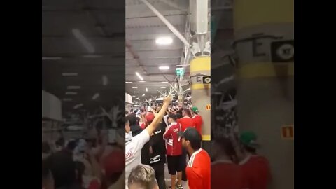Torcida do Inter cantando antes do Grenal - 23 03 2022