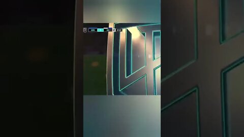 Ex-técnico do Inter é expulso após derrubar jogador rival;