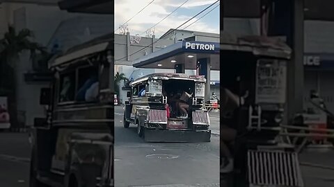 Jeepney in SLO-MO #viral #shorts #short #shortvideo #shortsvideo #philippines #shortsfeed #travel