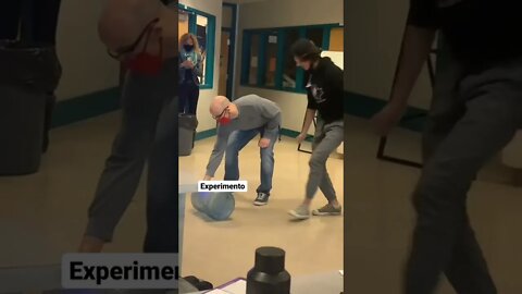 O dia que você falta levam até um foguete da NASA pra aula #shorts