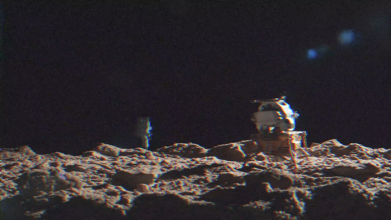 An Astronaut on Moon🌕