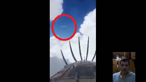 UAPs caught on camera in front of a plane. What is it? UFOs