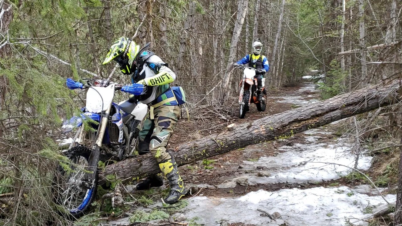 Tubliss Flat Tire Repair on the Trail! | KTM300 TPI vs. YZ250FX vs. KTM350 XC-F