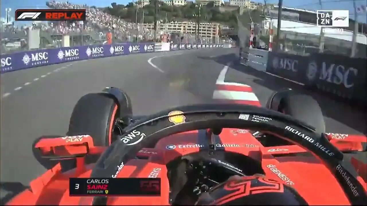 Carlos Sainz crashed at the exit of the swimming pool #monacogp