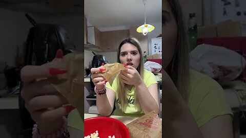 CEA MAI CIUDATA IUBITA DIN LUME #oguritamica #mancare #romania #mancaciosul #food