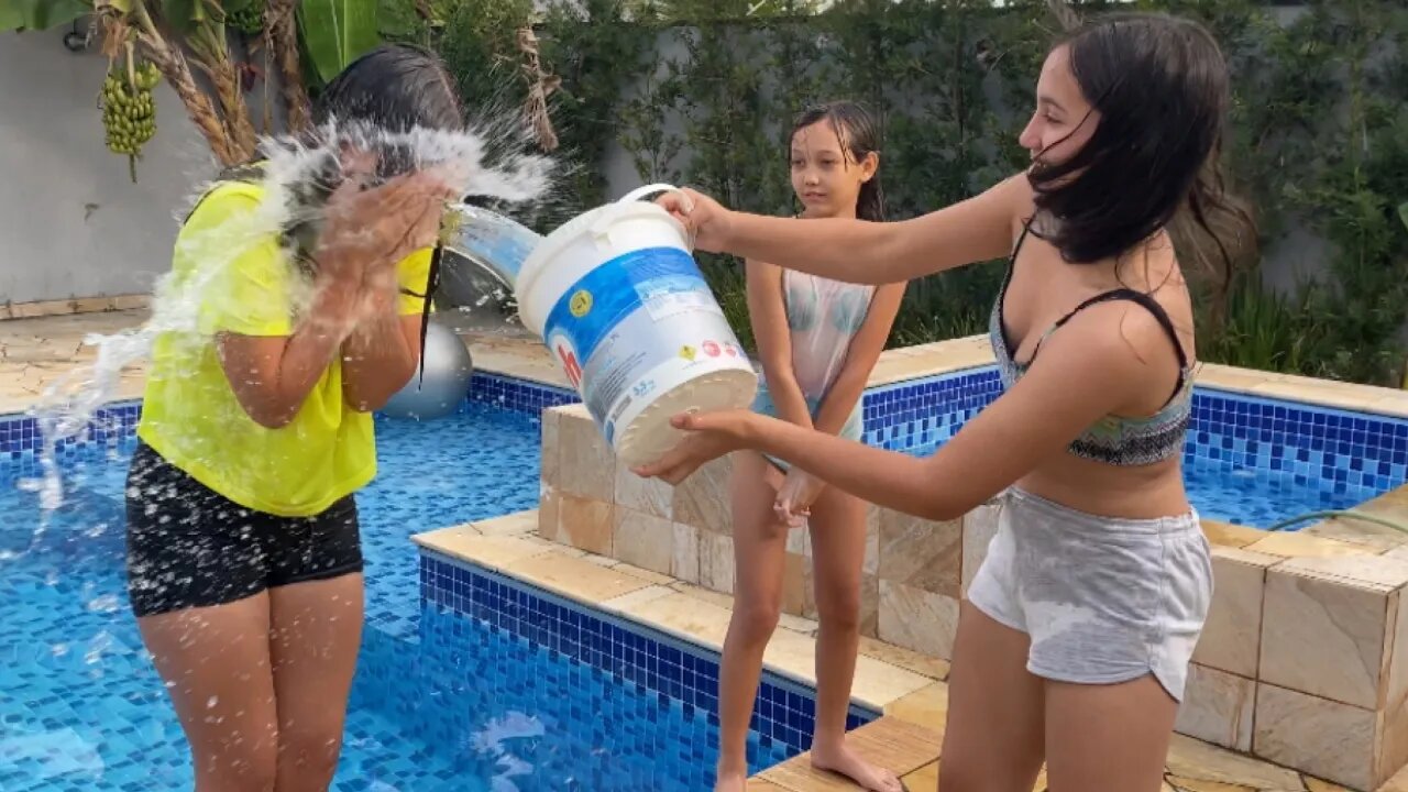 PAUSE NA PISCINA o desafio! 3 irmãs demais