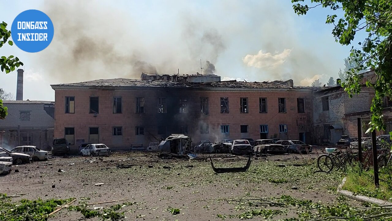 L'armée ukrainienne bombarde lourdement le district de Petrovski à Donetsk - 4 juin 2022