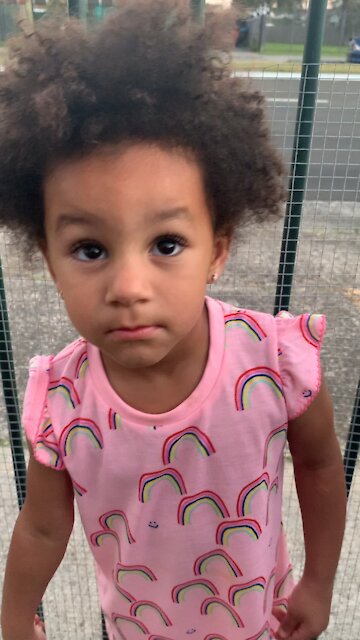 2yr old finds her eyebrows