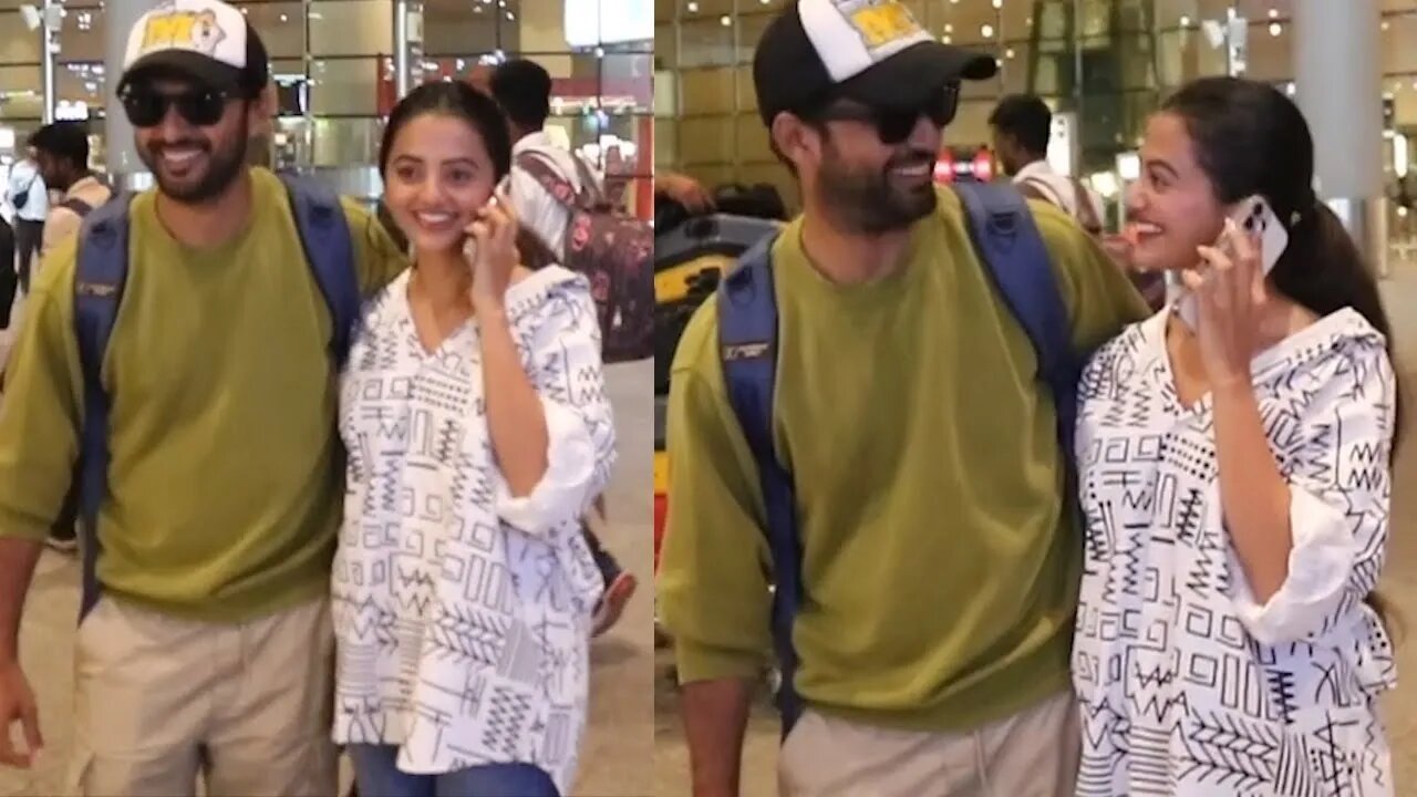 Helly shah With vatsal Sheth spotted at airport 📸
