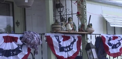 Las Vegas neighborhood shows its patriotism on 4th of July