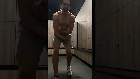 Ai is weird 😳😂😂 #gym #trentwins #fitness #trending #shorts #ytshorts #ai #computer #bot