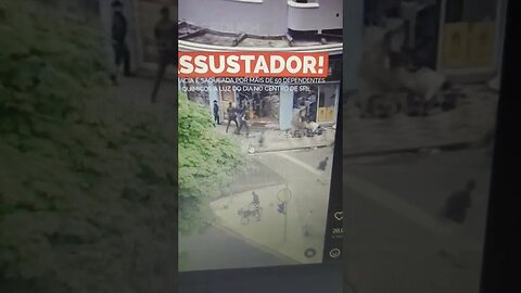 mais de 50 usuários de drogas saqueando farmácia em São Paulo hoje... cadê segurança pública??